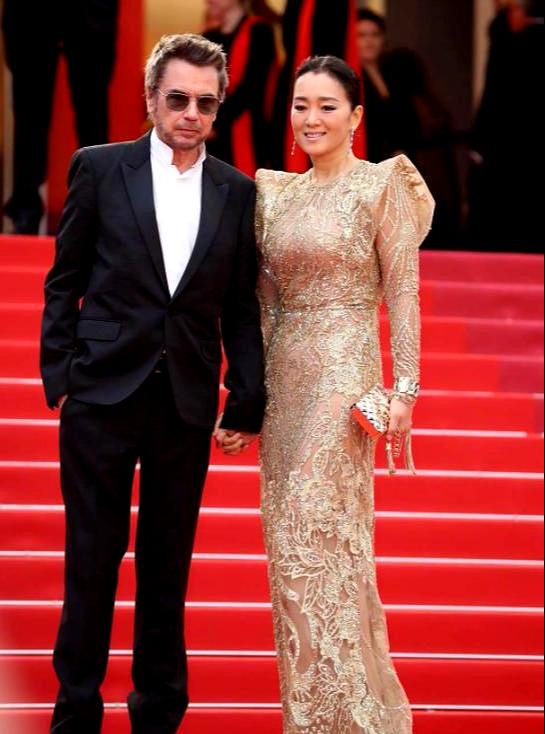 2020年1月25日,巩俐与米歇尔出席了《中国女排》的新闻发布会,米歇尔