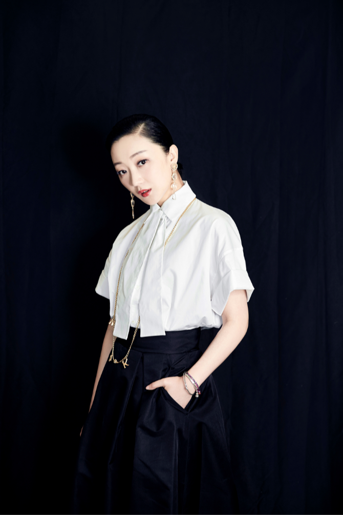 回顾那个曾被嘲脸歪嘴歪逼婚高富帅的张瑶如今活成了人生赢家