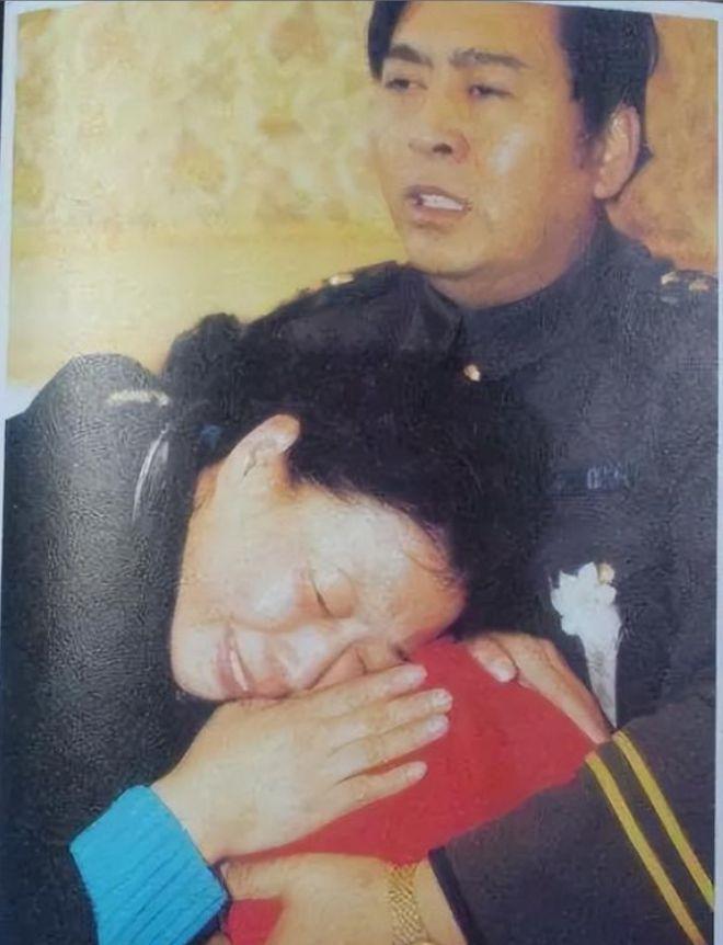 苦命的刘丹27岁去世父亲殉职哥哥离世萧剑为她扫墓多年