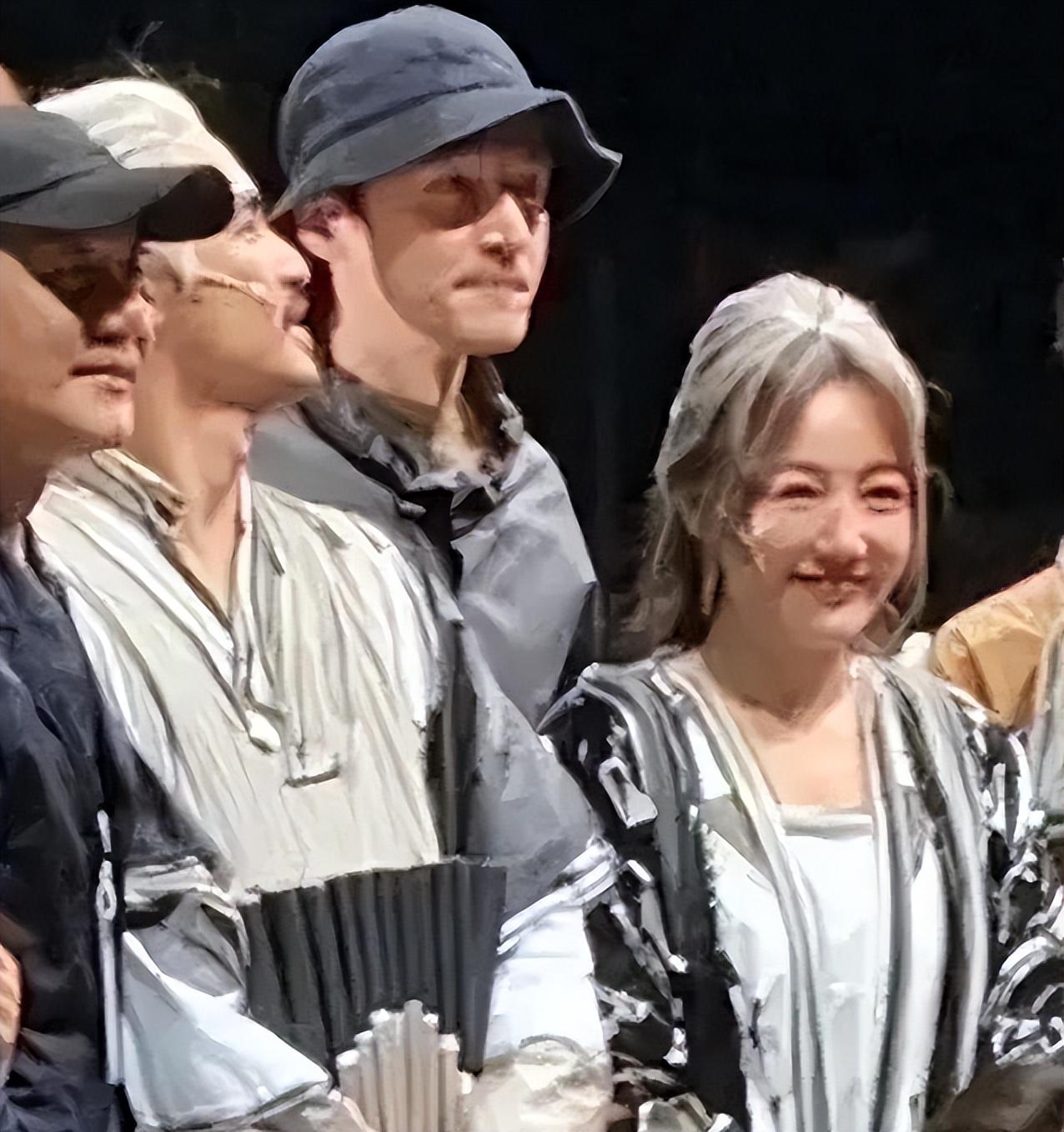 回顾薛佳凝分手15年后胡歌娶妻生子她选择出家背后心酸无人知