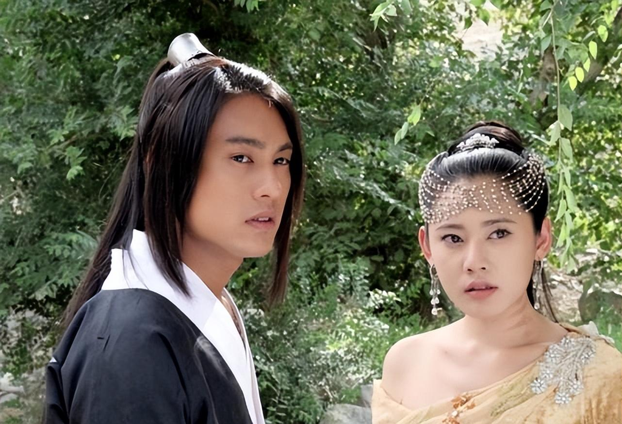 其实孙红雷的脸不用想都知道不适合古装,大脸盘子小眼睛,甚至称不上"