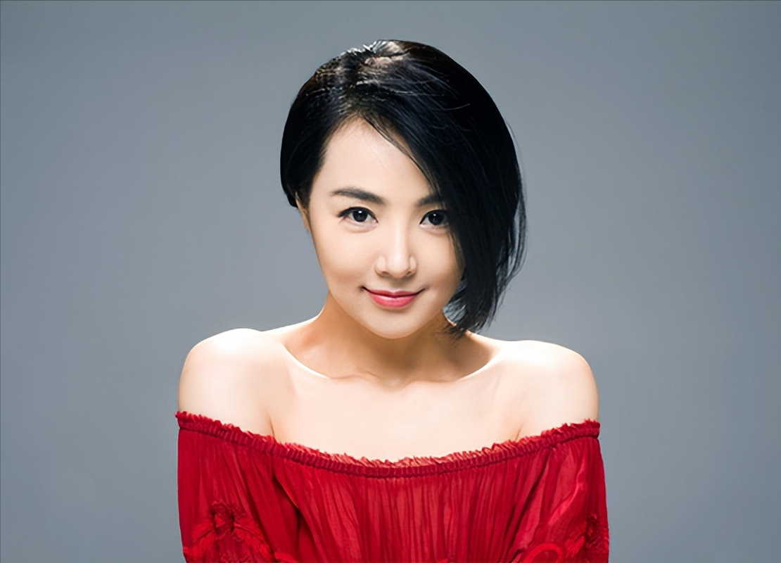 演员姜宏波姜文捧红她出道26年无绯闻50岁活得干净洒脱