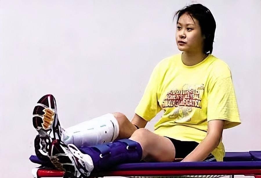 而赵蕊蕊也因为历经了数次伤痛与挫折,被粉丝称为"玻璃美人".