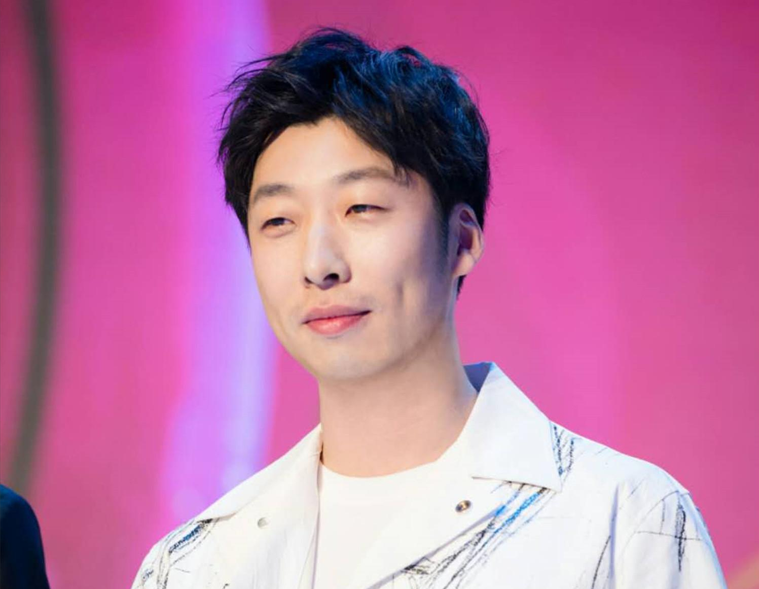 张子贤从孙红雷的小跟班混成如今的剧抛脸一路走来真不容易