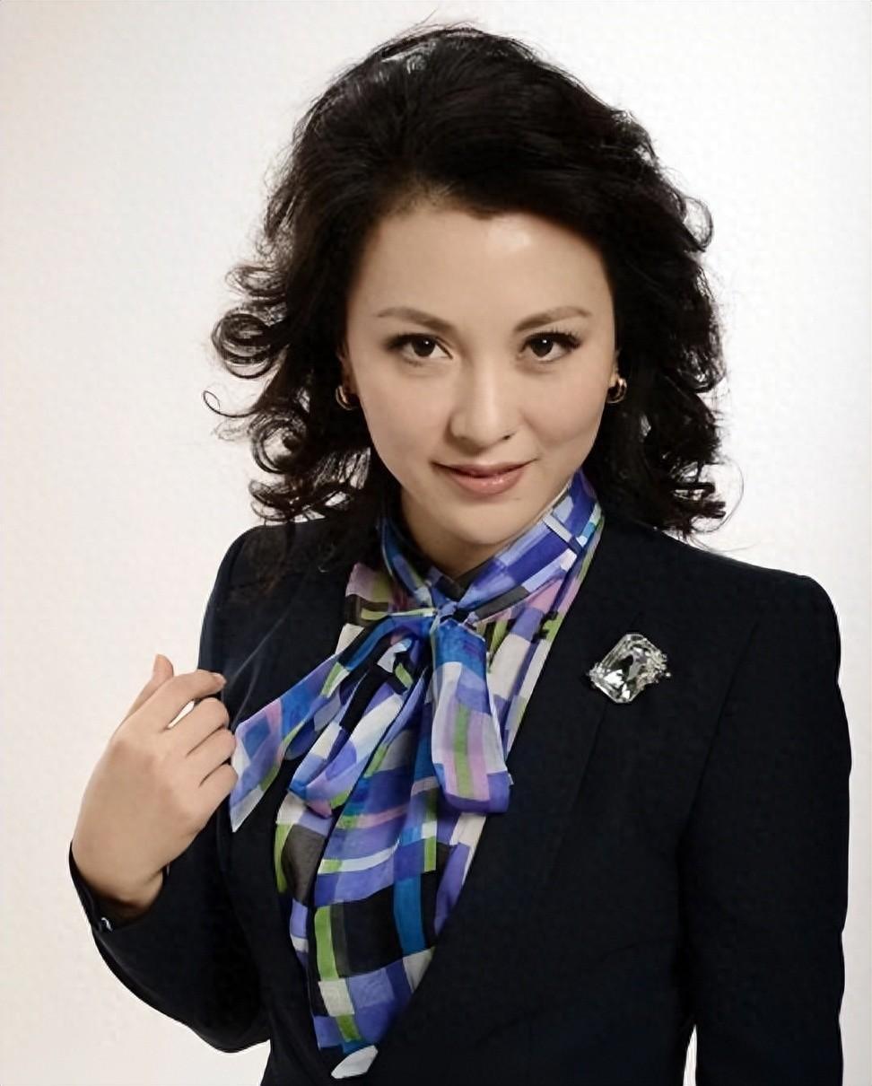 回顾主持人梦桐与富商结婚19年零绯闻今47岁风韵犹存