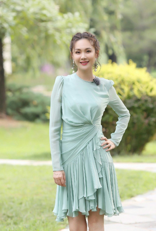 甄子丹等"大腕"合作,成为很受欢迎的实力派演员结婚3年后,程莉莎给郭