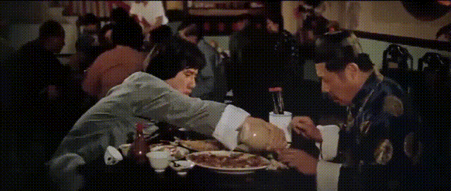 回顾同样是吃戏看看周星驰游本昌和成龙等风格各异这才厉害