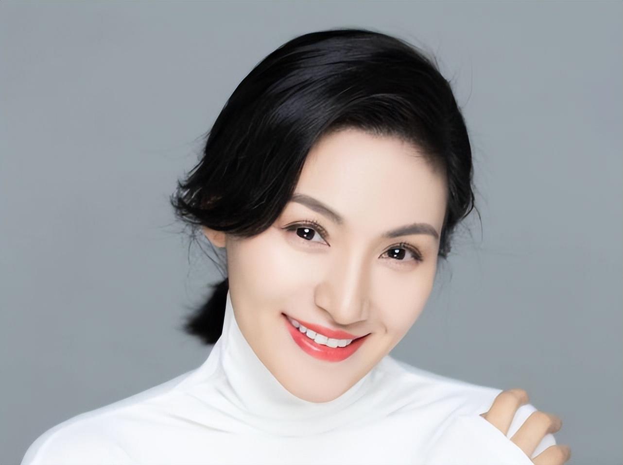 回顾她是湖南台一姐却在5分钟内全身瘫痪如今征婚也无人娶