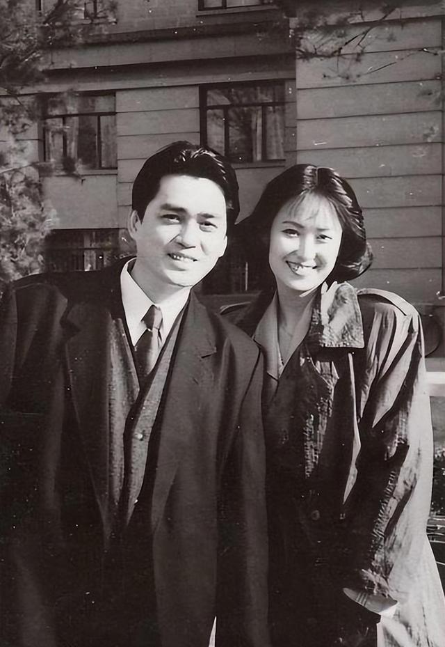 所以左翎的衣食住行,甚至接受到的教育,都要比同龄人好上很多.