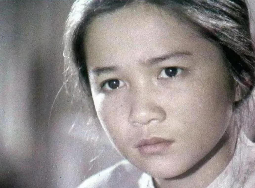 回顾蔡明嫁初恋丁秋星结婚38年生一子如今儿子是她的骄傲