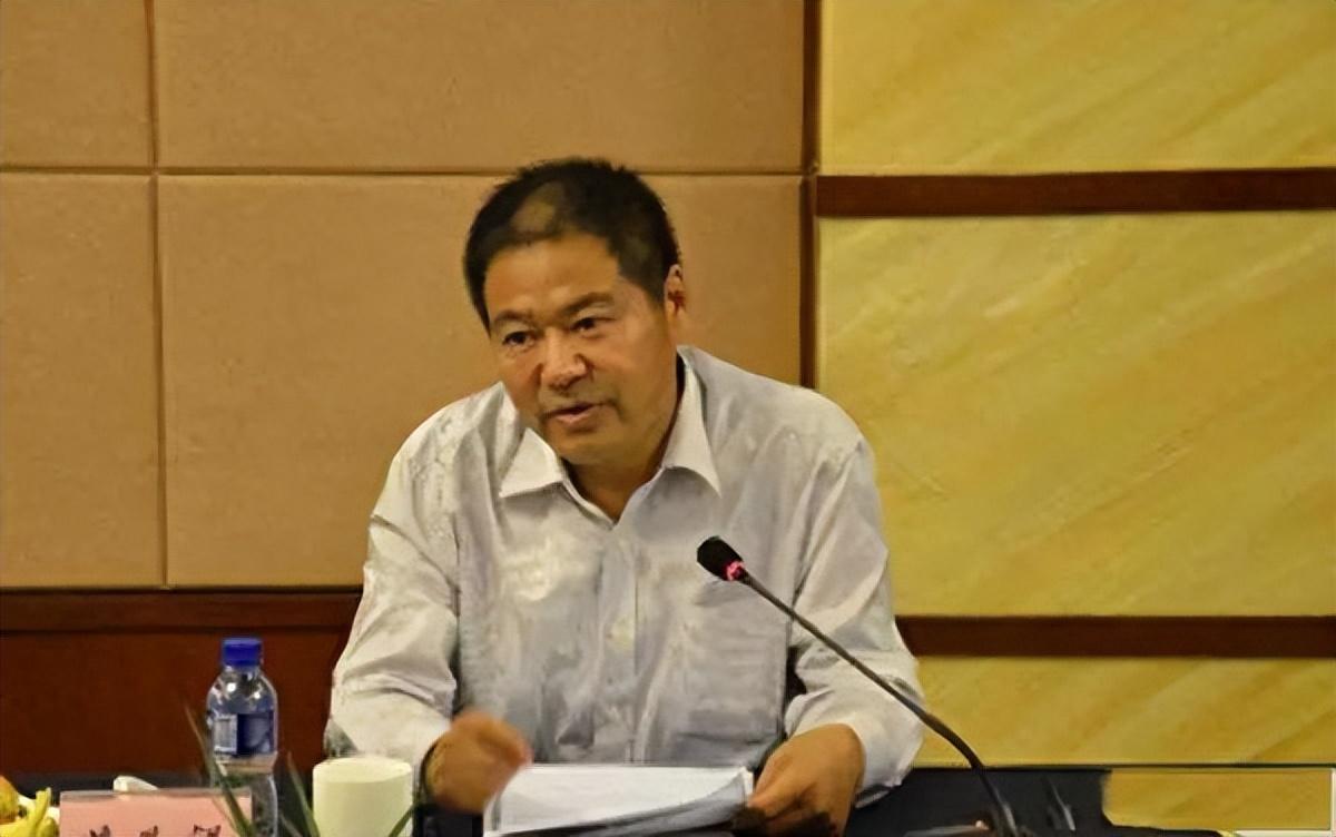 蓝翔校长荣兰祥争夺财产跨省打岳父把三个女儿送监狱