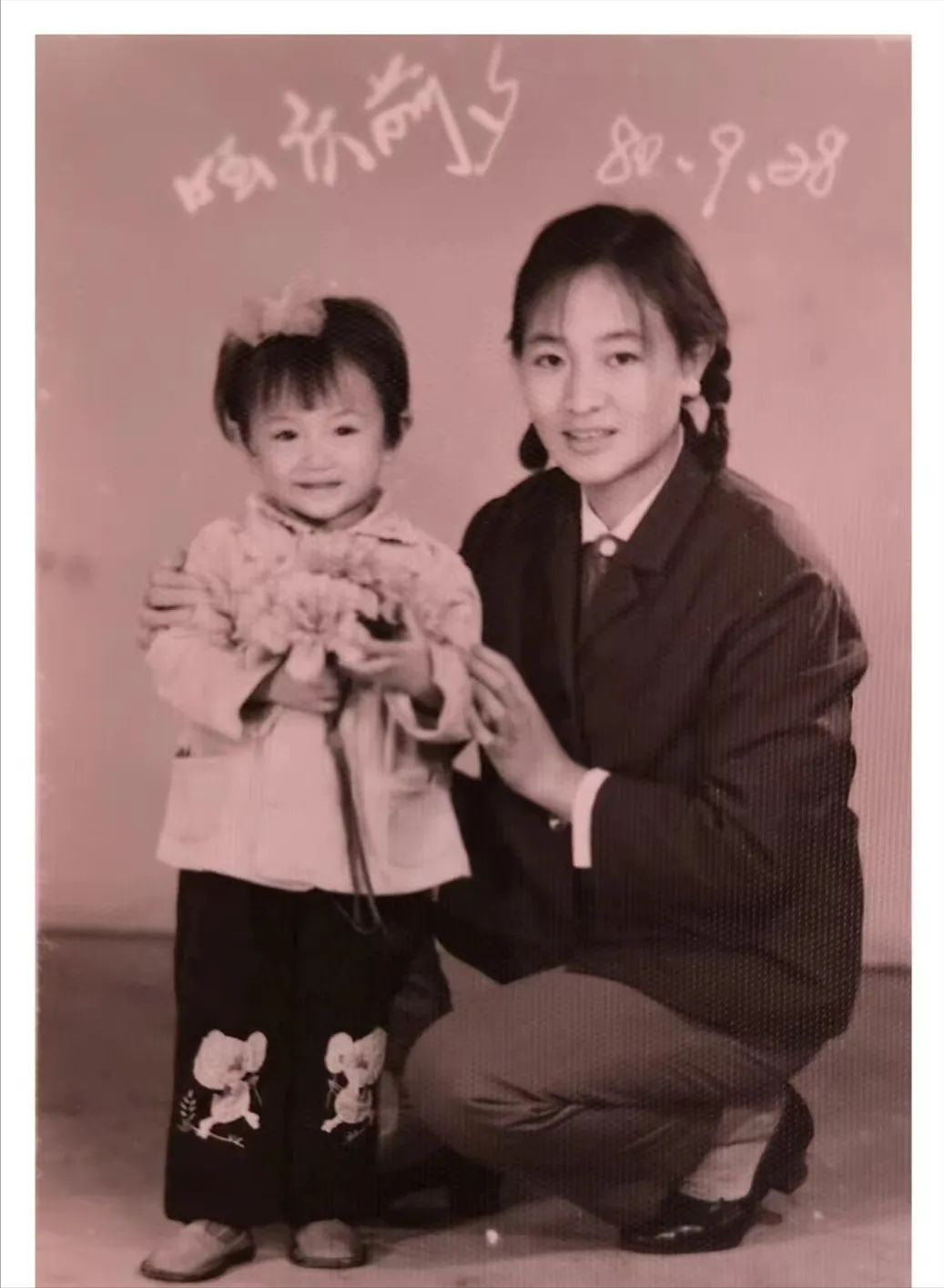 回顾演员涓子当红时嫁圈外丈夫婚后连生两子如今怎样了