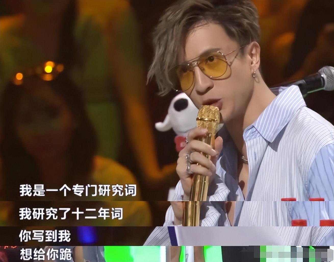 醒醒吧一部代表作都没有却高高在上当评委这些小丑羞不羞