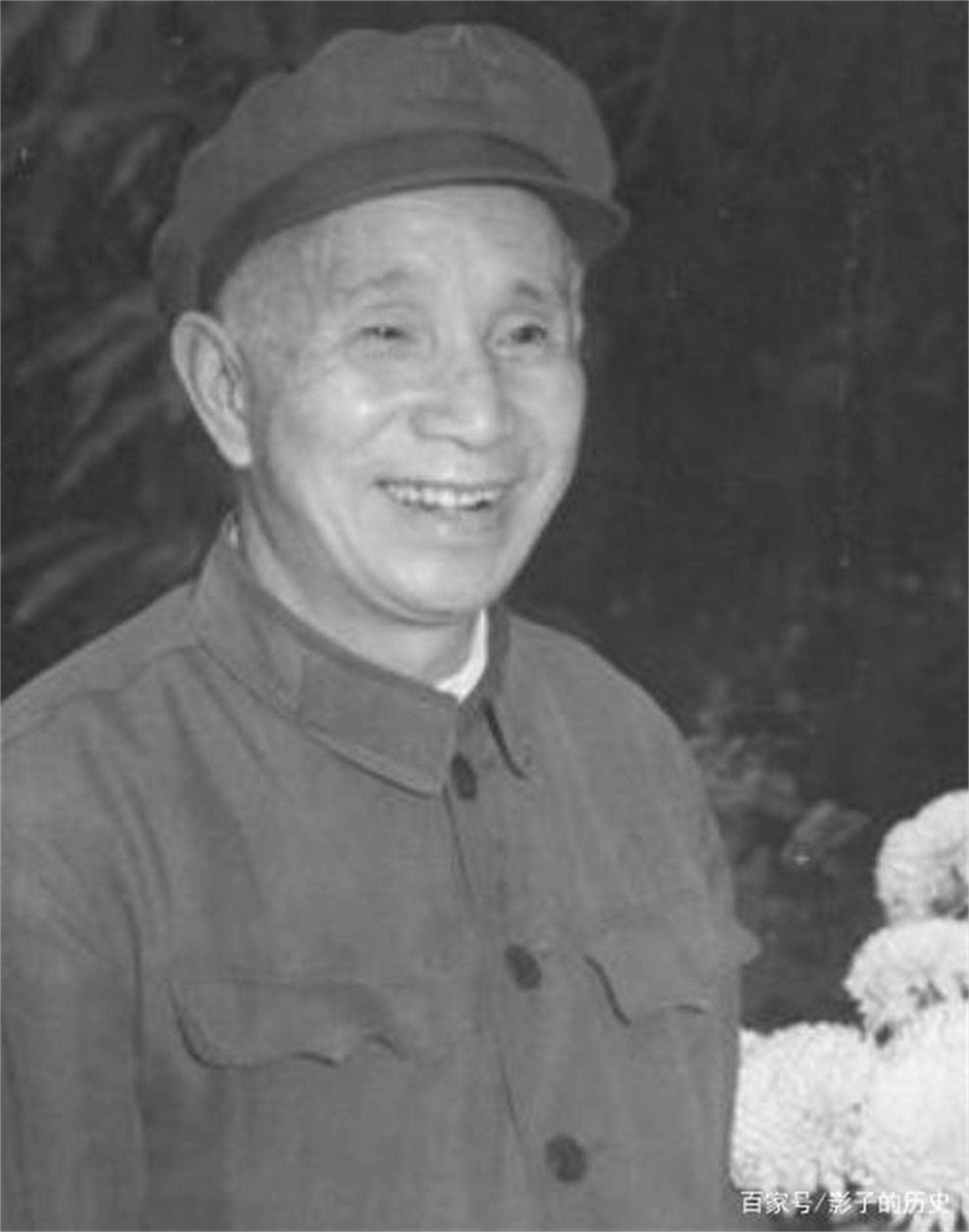 开国中将张震之子连夜带血衣求见粟裕这究竟发生了什么事