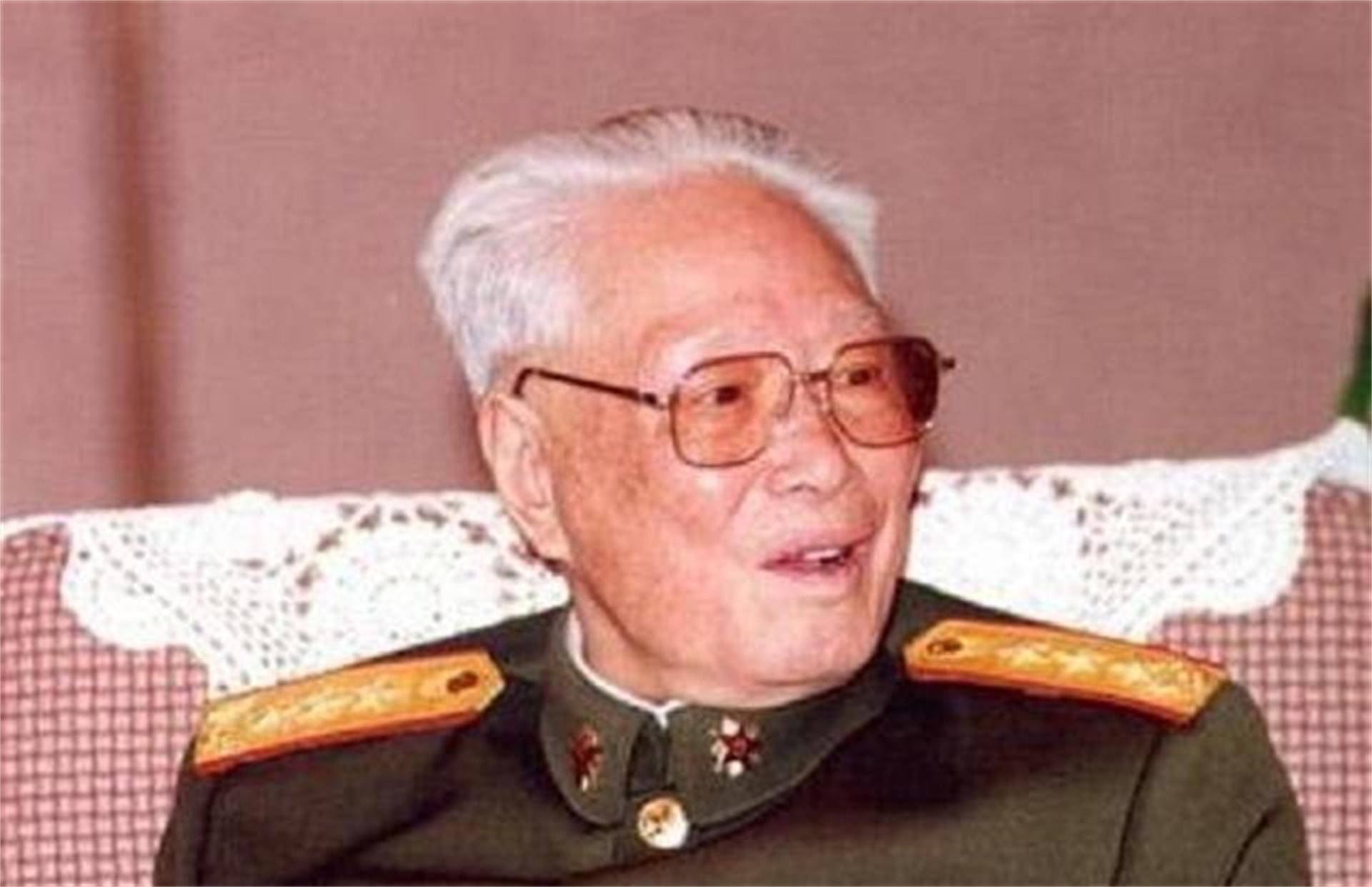 开国中将张震之子连夜带血衣求见粟裕这究竟发生了什么事