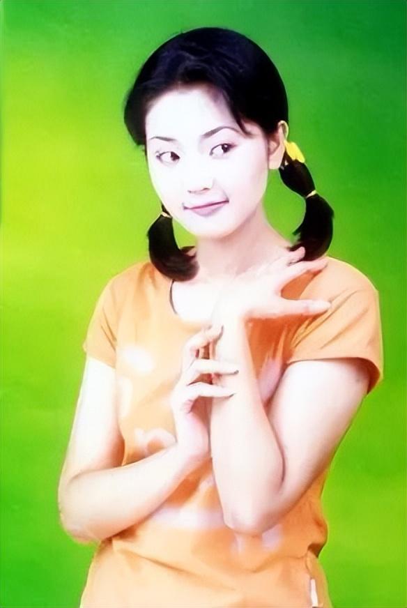 央视一姐方琼的消失是整个主持界的悲哀和损失