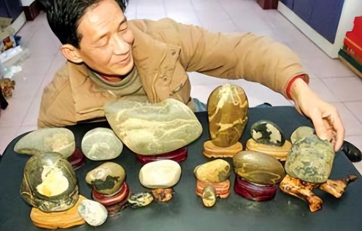 海边遇奇石,巨资购买