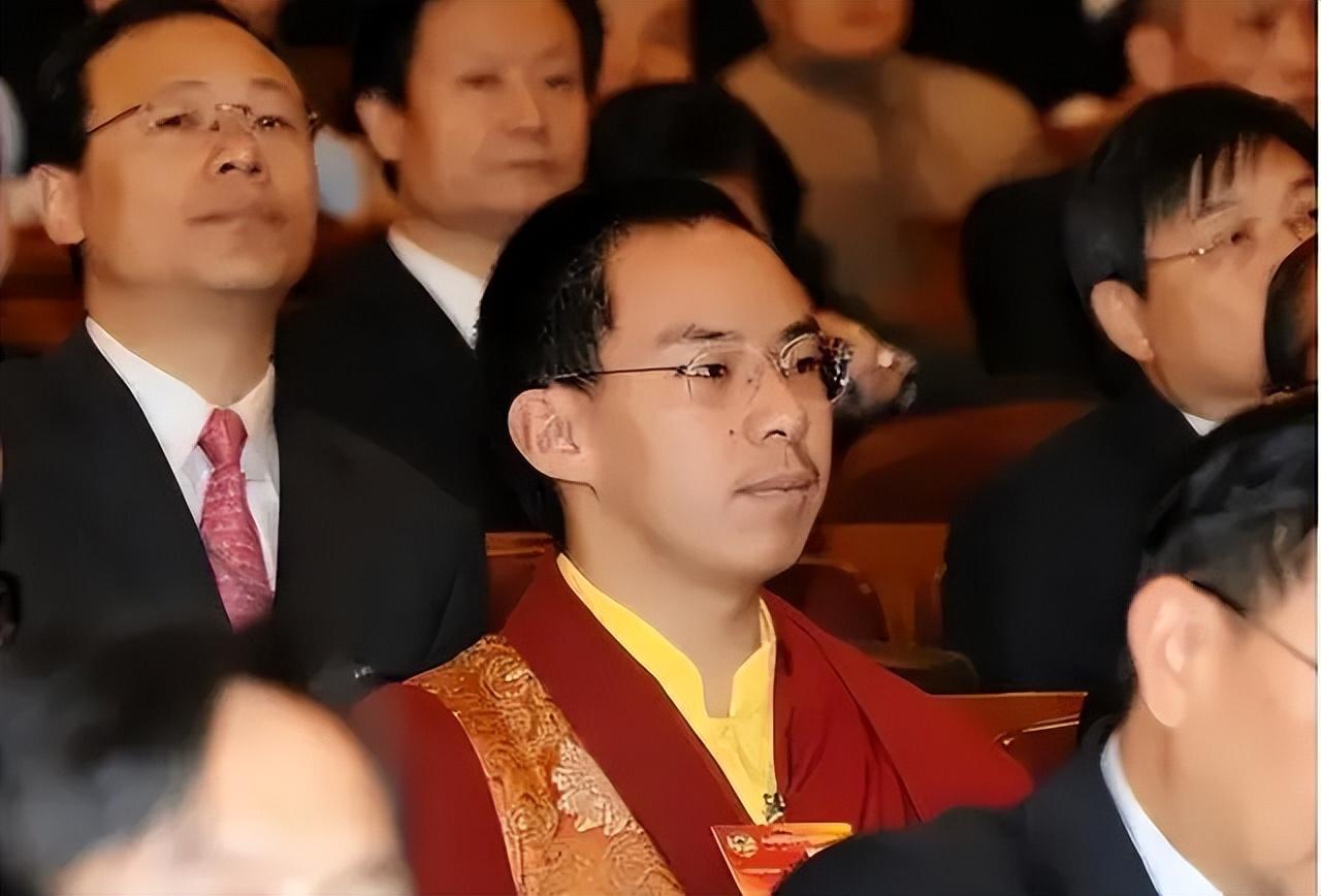 回顾十一世班禅鲜活的另一面追赶时事热点热衷慈善