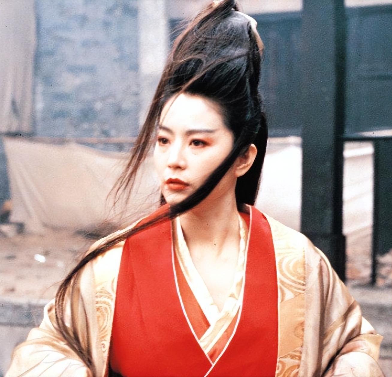 回顾林青霞算不算80年代第一美女看她和巩俐的合照就有答案了