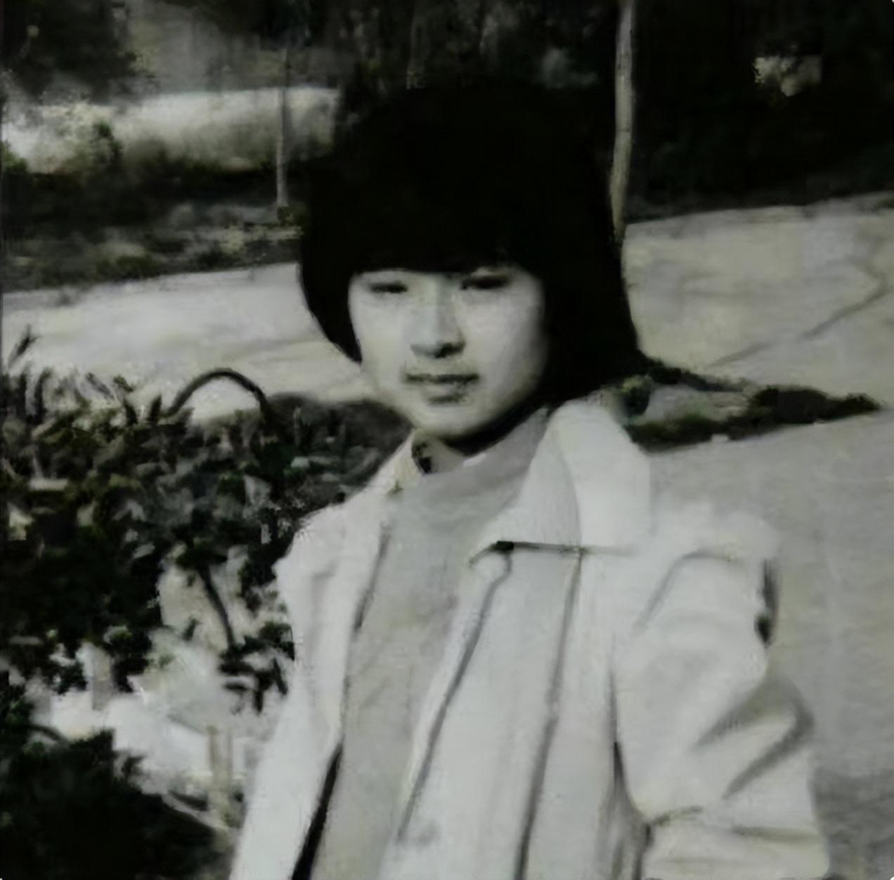 1999年那个嫁给美国老头的北大才女田晓菲现在怎么样了