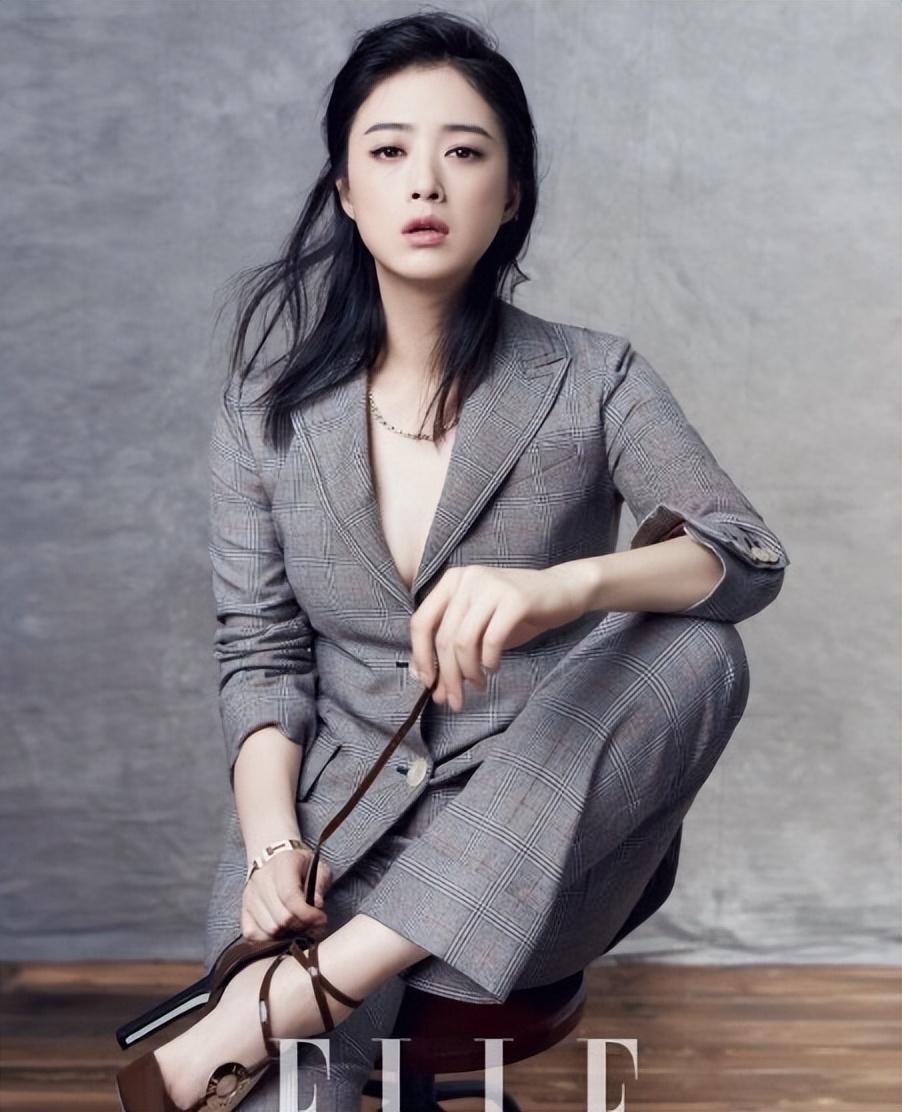 微胖界"天花板"!41岁前凸后翘,蒋欣的身材就是她最犀利的武器