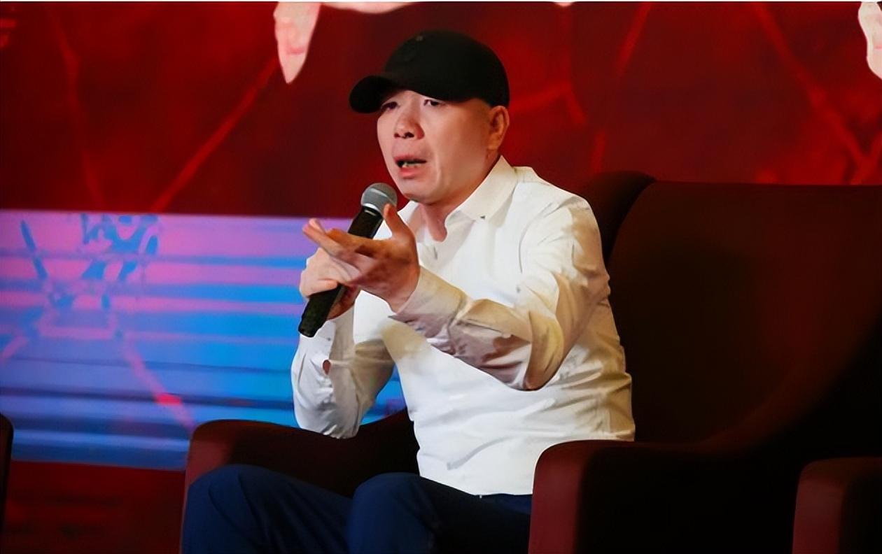 回顾明星怼记者名场面张雨绮王菲人狠话不多周星驰为爱国发飙