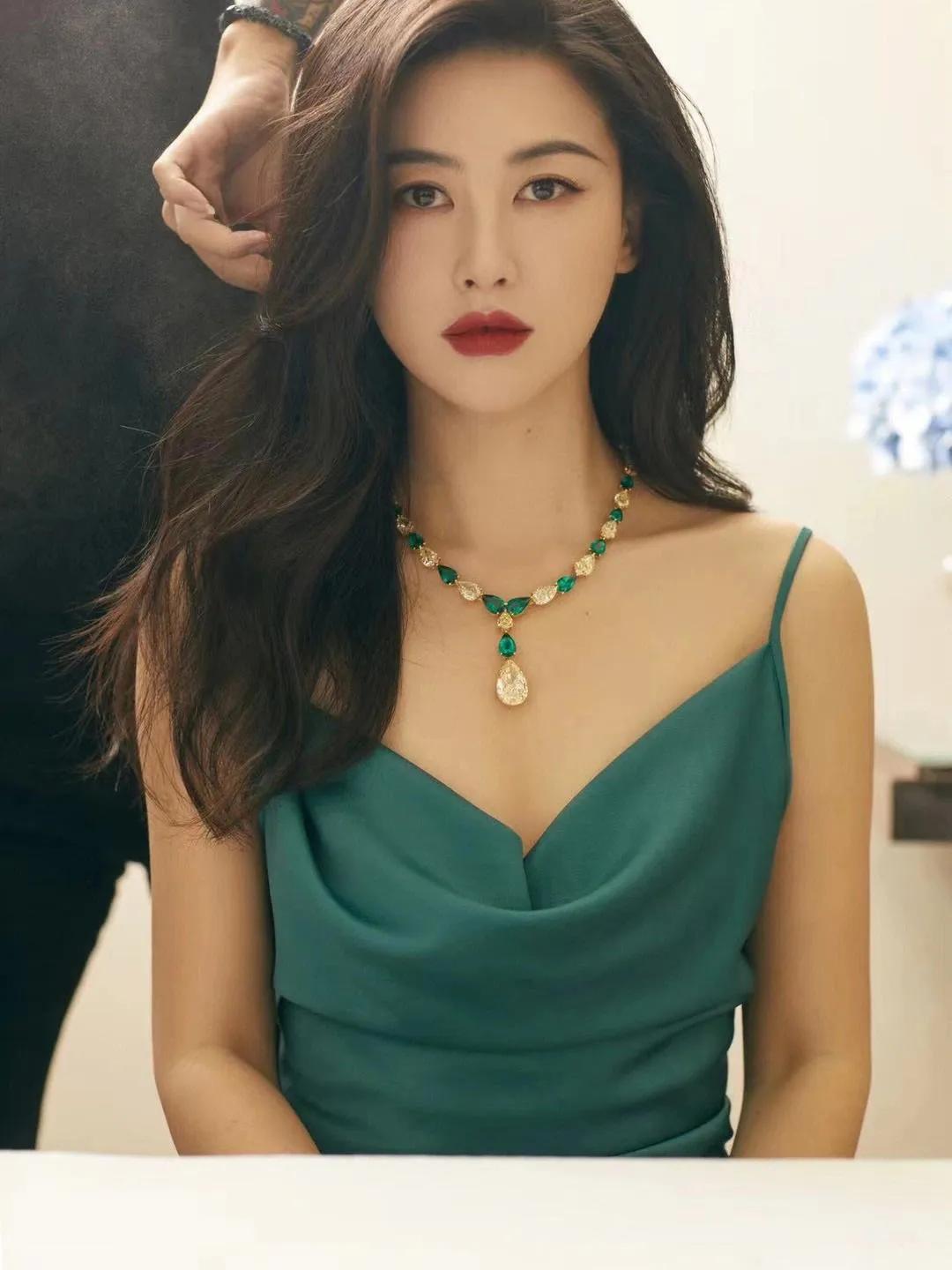 素颜无人识的6位女星镜头前艳光四射卸妆后大姐你哪位