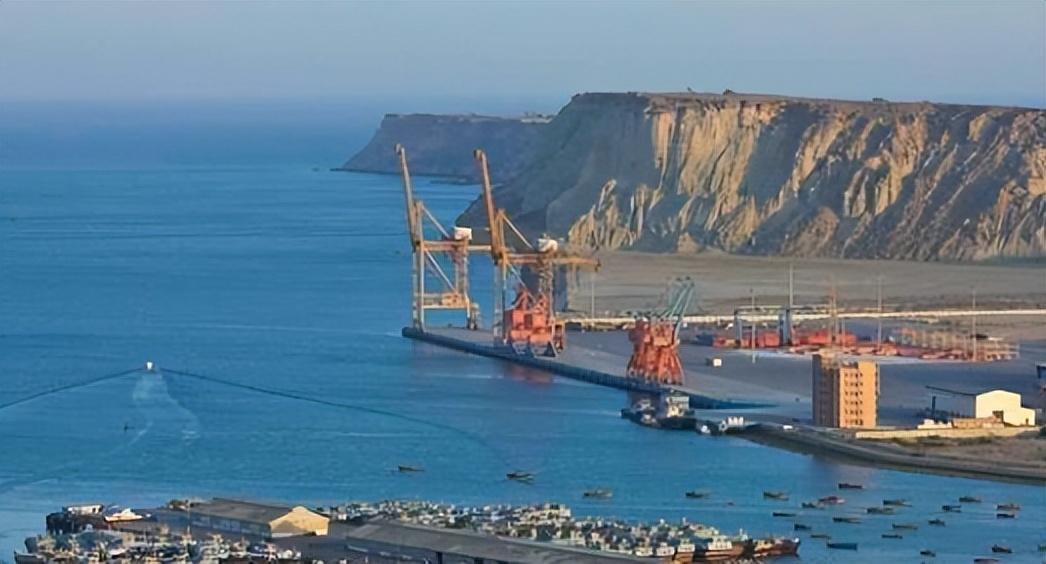 巴铁把瓜达尔港租给中国43年我国光修建就花了14年值吗