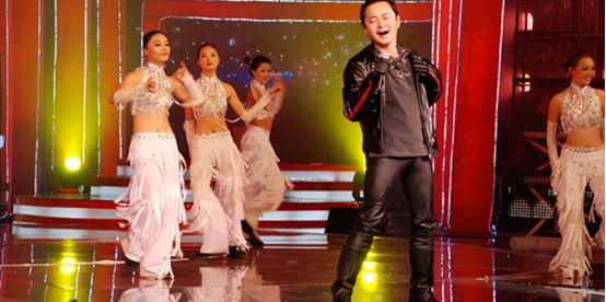 歌手周峰深圳街头离奇失踪9年时间下落不明连家人都找不到