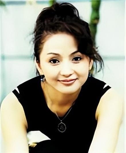 苦命的刘丹27岁去世父亲殉职哥哥离世萧剑为她扫墓多年