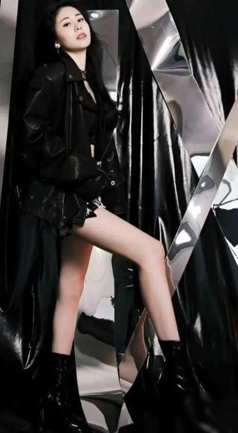 这一夜张碧晨的旗袍高跟封神诠释什么叫作性感尤物