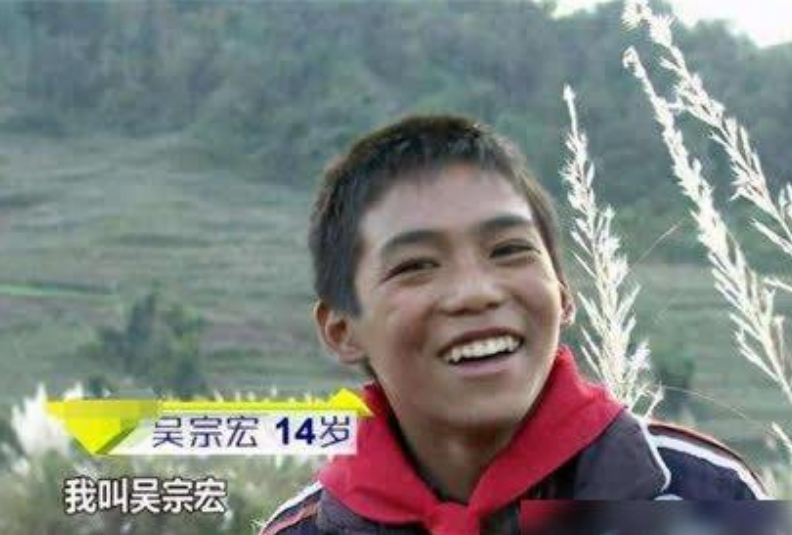 回顾变形计主角对比:真香男孩当上老板,高占喜考上211成国防生