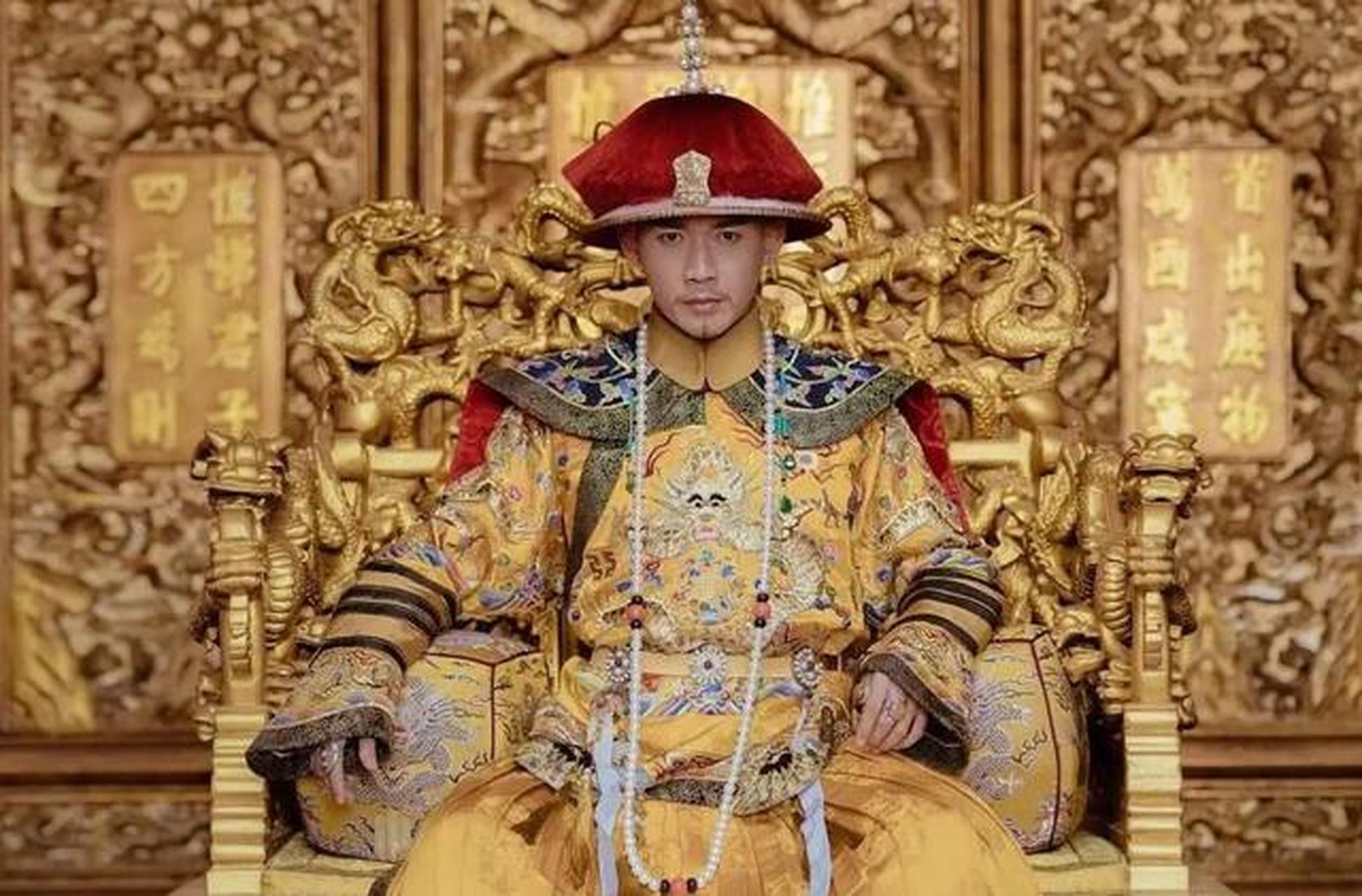 康熙奠定盛世基础,雍正整顿贪腐,改革财政,乾隆初期励精图治,后期奢靡