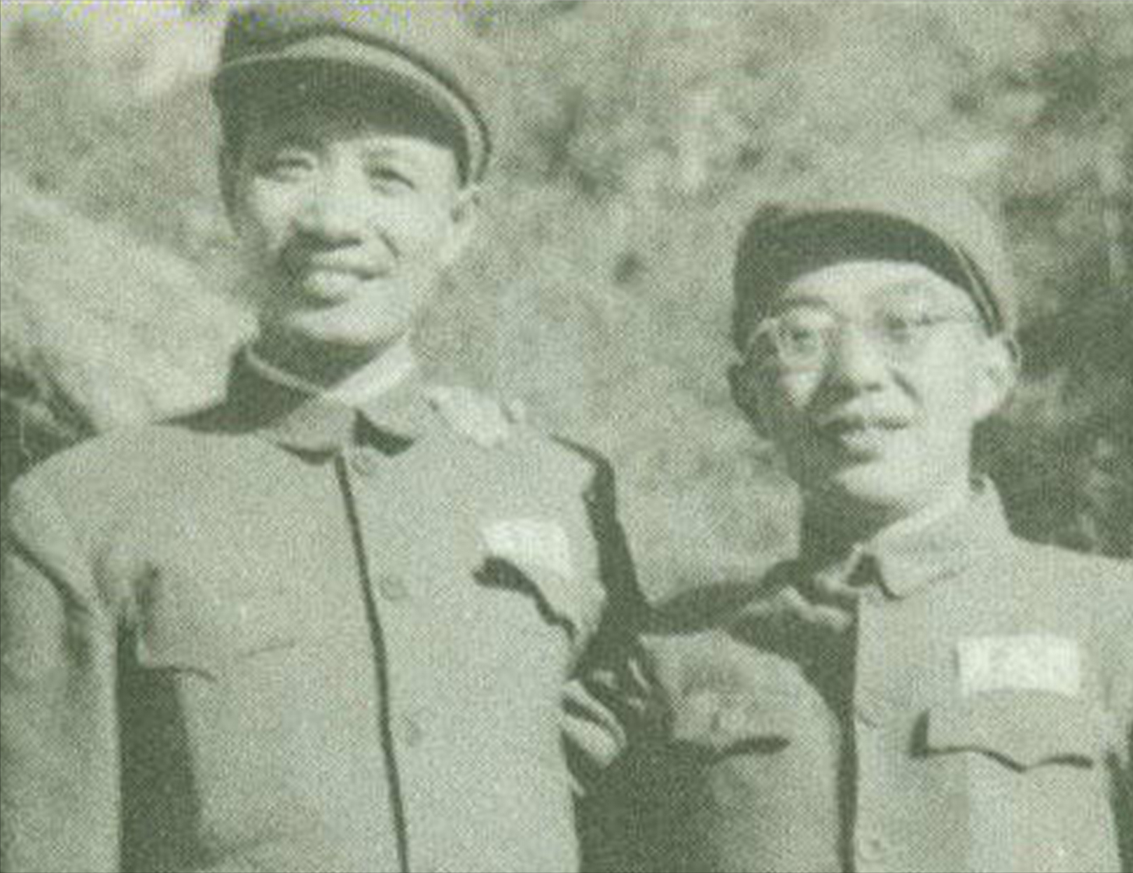 开国中将张震之子连夜带血衣求见粟裕这究竟发生了什么事