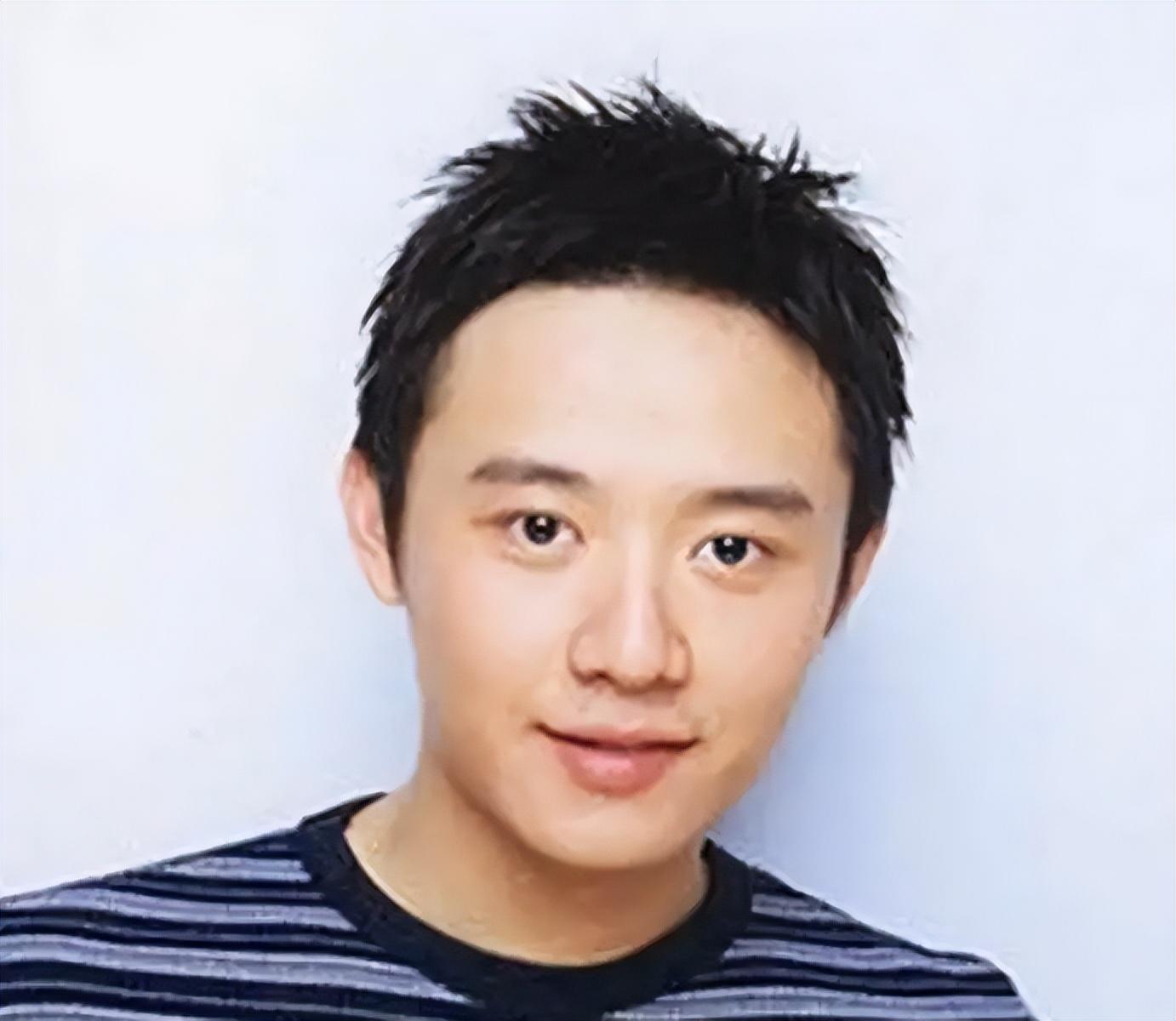 后来张博参演《重案六组》,饰演警察黄涛.