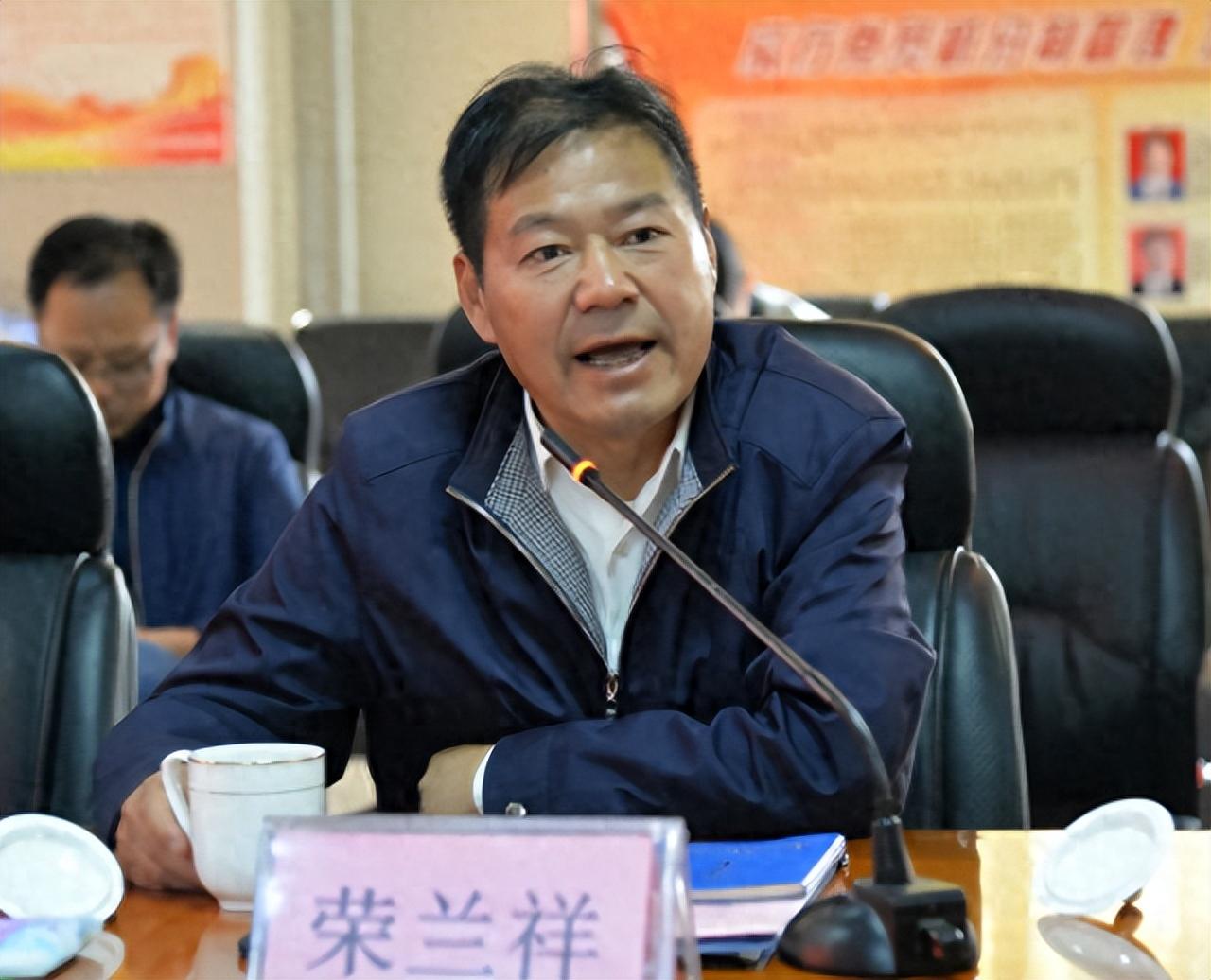 蓝翔校长荣兰祥争夺财产跨省打岳父把三个女儿送监狱