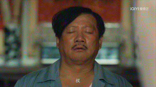 他明明长得又丑还胖坐过牢却有大把的美女倒追他