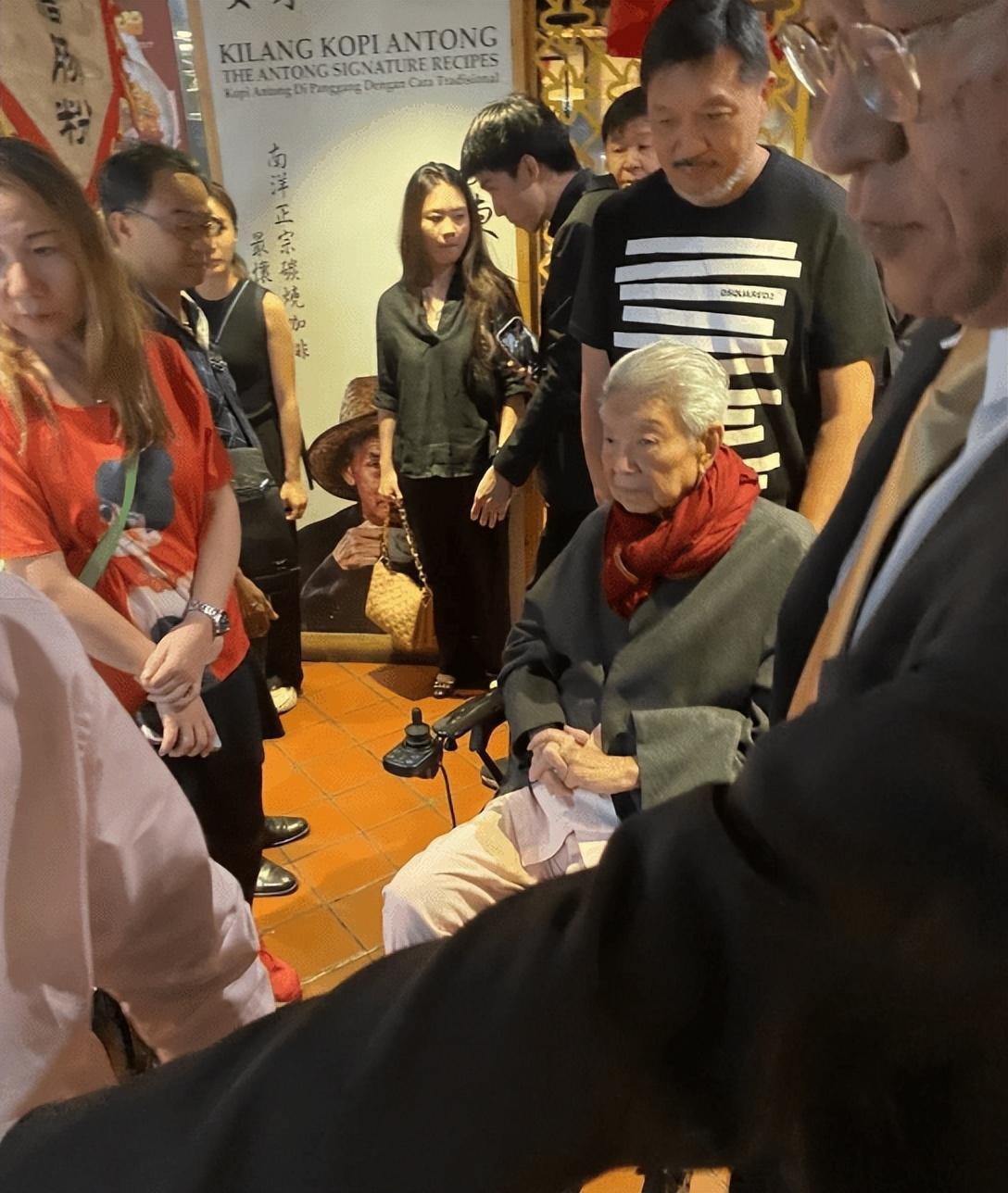 蔡澜夫人方琼文怎样的女人能接受老公一生61个女朋友不离婚