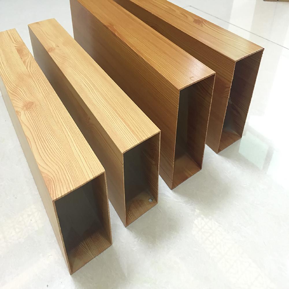 铝方通是建筑行业中重要的铝合金建材,轻盈美观,耐腐蚀,防火和隔音