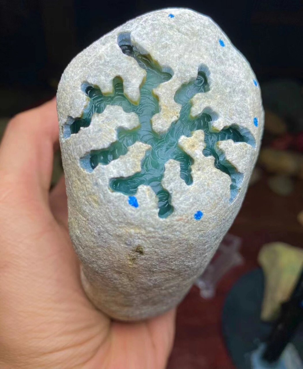 点击头像看直播# #翡翠原石#所谓的变种,就是切开之后发现不同部返哪