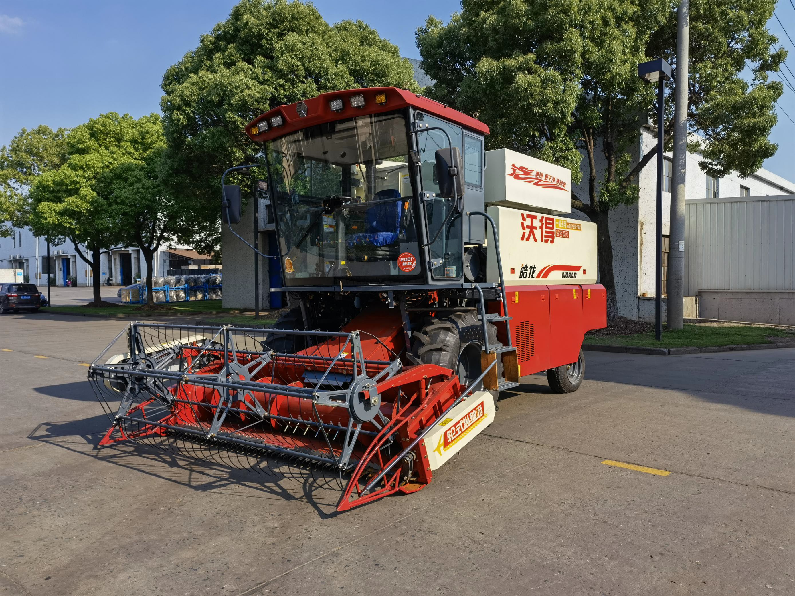 江苏沃得·皓龙4lz-10f型轮式谷物收割机,小麦收割利器的锋芒