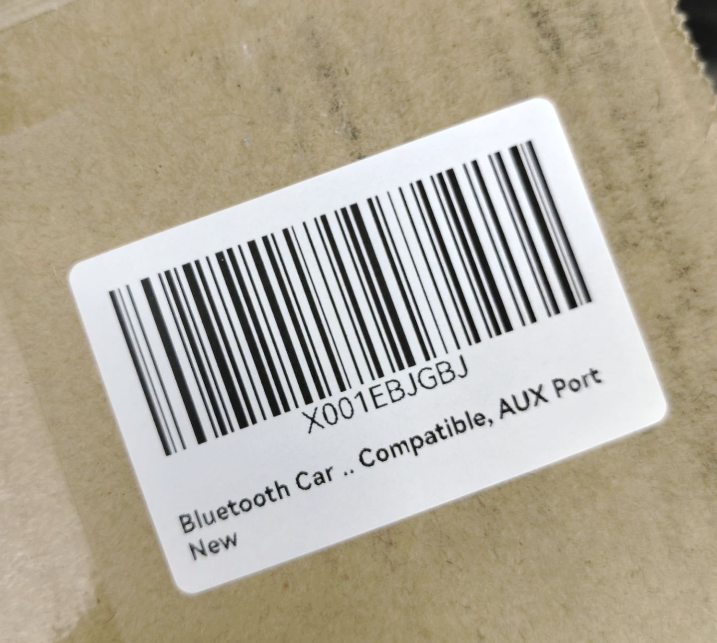 这是亚马逊提供的每个商品特有的条形码,用于区分和追踪商品