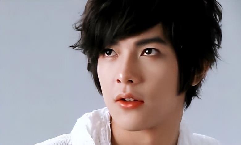 42岁汪东城逆龄外貌震撼网友,与宋小宝差距让人不敢相信!