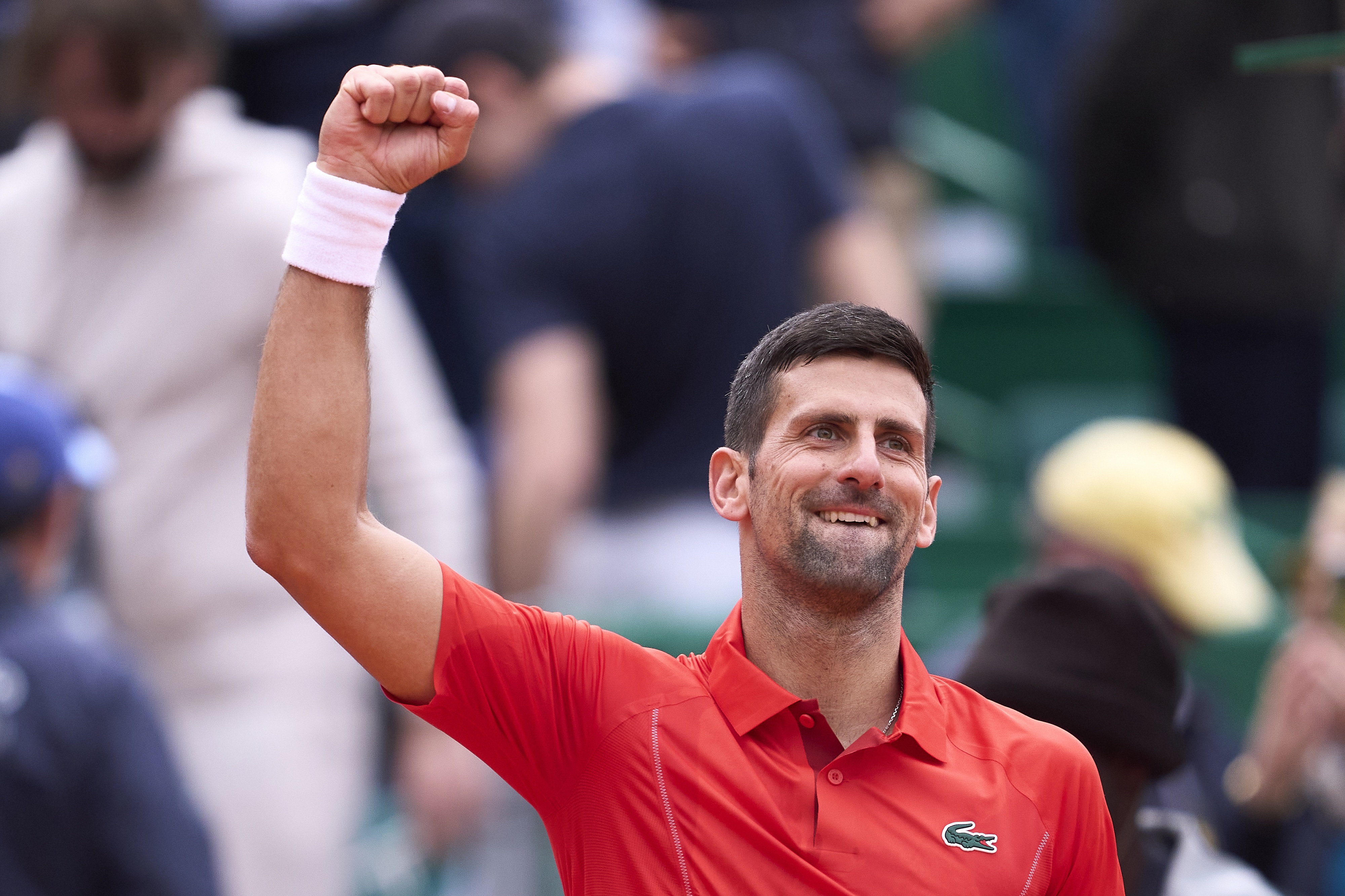 德约科维奇王者归来,劳力士大师赛轻松晋级!