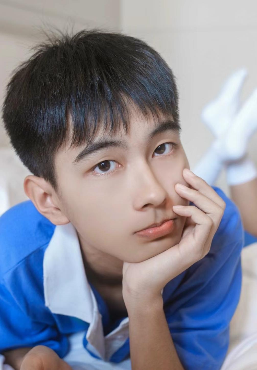 萌萌的少年