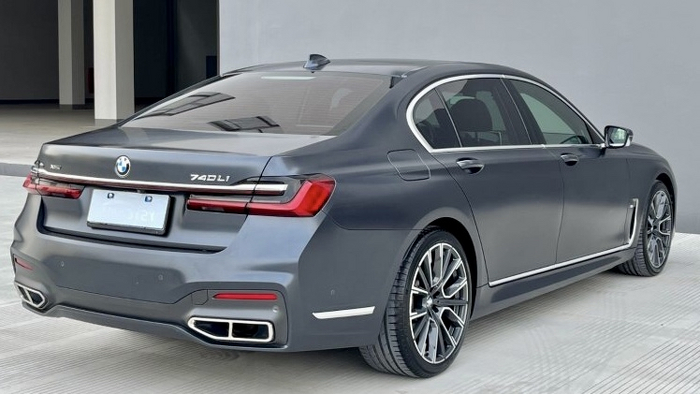 挺怀念2020款的宝马7系的,那时候的颜值靓靓靓!