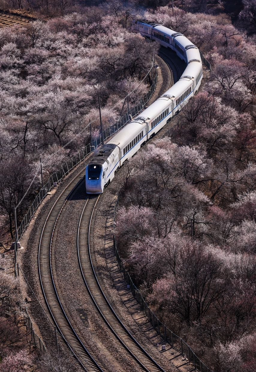 火车壁纸列车图片火车行驶火车行驶图片列车图片唯美时光列车图片火车