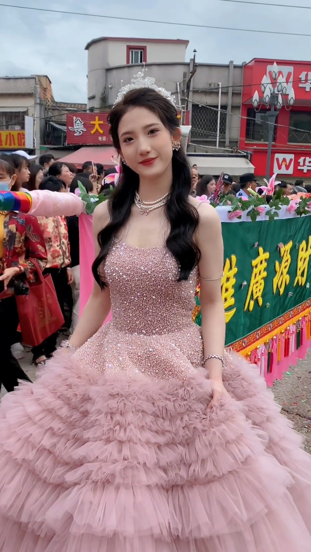 潮汕营标旗,歪头杀小姐姐太美了!魅力无限