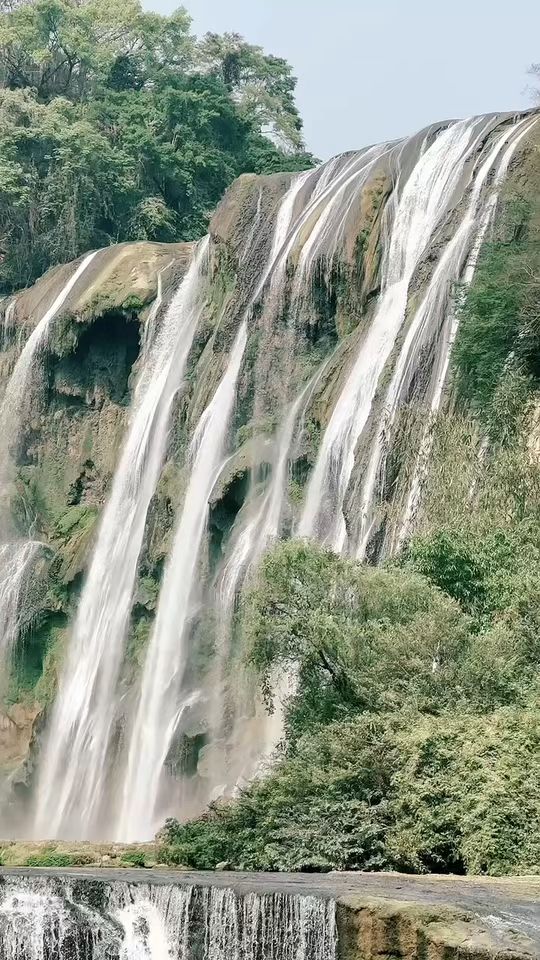 黄果树瀑布的美惊为天上来