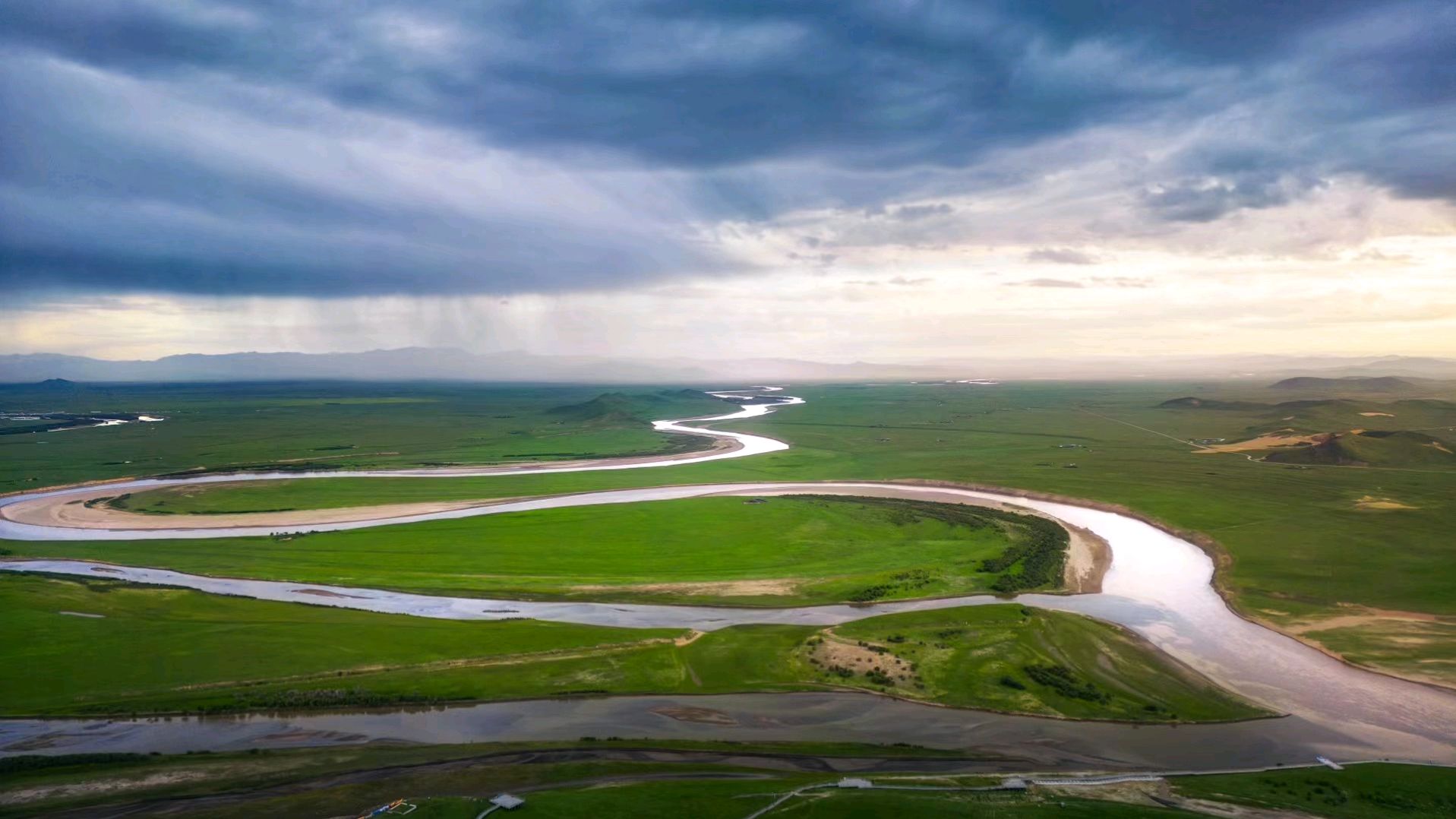 黄河九曲第一湾:自然与人文的壮美交响